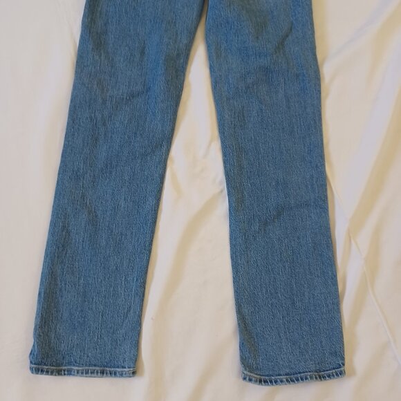 Old Navy  Women's WOW Jeans Boyfriend Midrise Medium Wash Size 6 Long - Picture 6 of 10